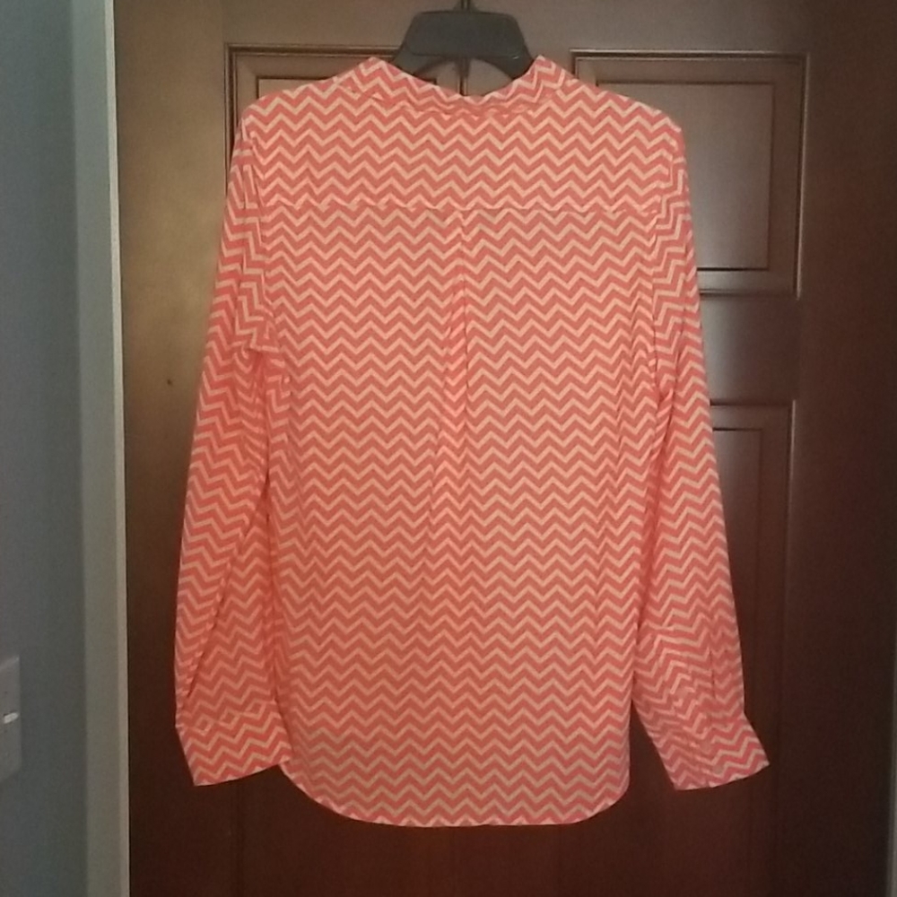 American Eagle Orange Chevron Pattern Blouse Sz M - image 5